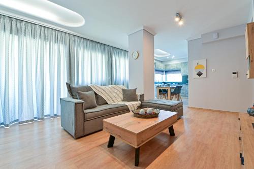 Piraeus Apartment | Elegant Sea View Stay - Piraeus Port