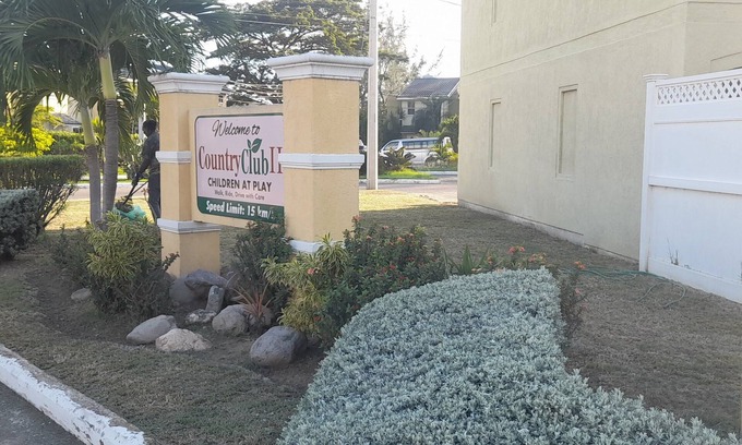 Portmore House | Elegant Stay in St. Catherine’s Golden Triangle – Gated Community Retreat