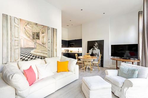 Earl's Court Apartment | Elegant Three Bed Apartment in Earls Court