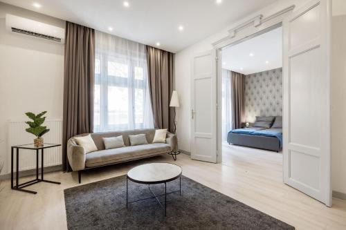 Erzsebetvaros Apartment | Elegant Two-bedroom Apartment in the Centre