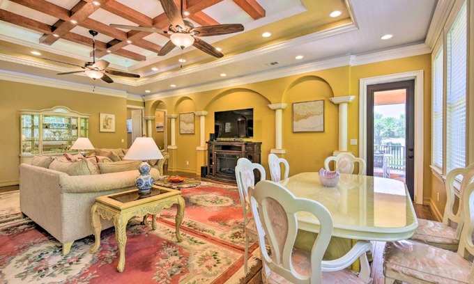 Venice House | Elegant Venice Home with View - Walk to Beach!
