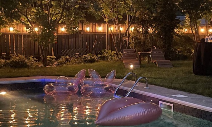 Kingsville House | Elegant Victorian Home Pool open May-Nov 1