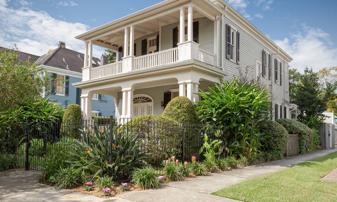 Carrollton House | Elegant Victorian w/pool off St. Charles Ave. near Universities! 17STR-07973