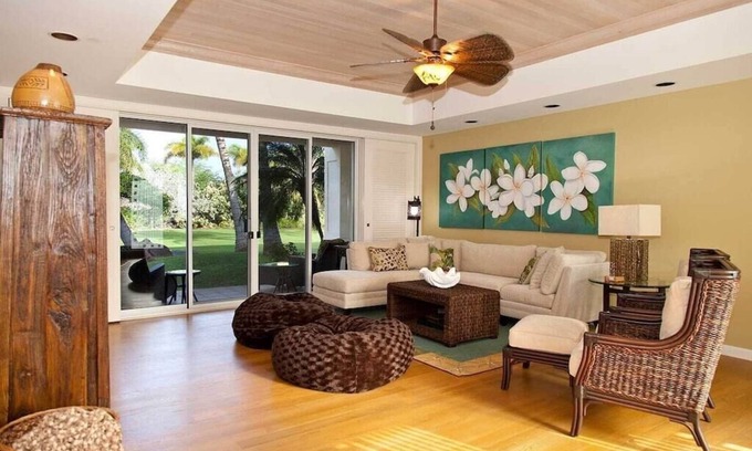 Kamuela Condo | Elegant villa just 10-minute walk to beaches!