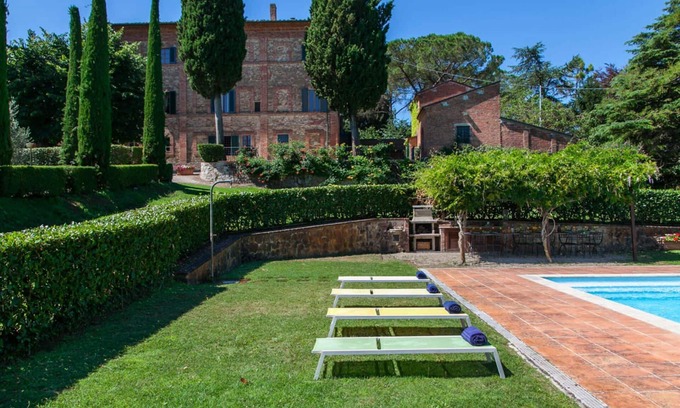 Lucignano Villa | Elegant villa with pool & private park in Lucignano