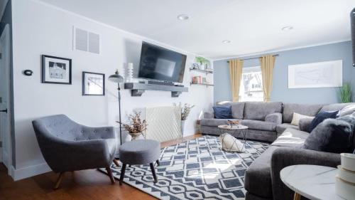 Dry Ridge House | Elegant Williamstown Home 5 minutes to Ark