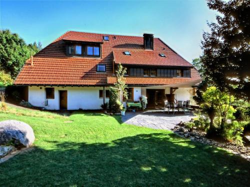 Herrischried Apartment | Elegante Ferienwohnung mit Außenpool Schwarzwald