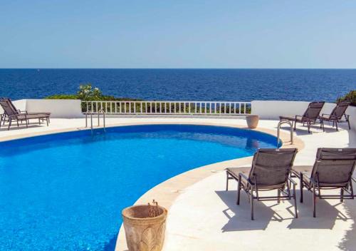 S'Algar Villa | Elegante villa en primera línea de mar en S Algar, Menorca
