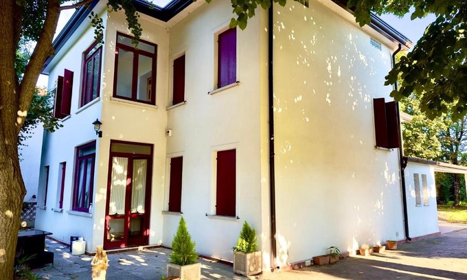 Spinea Apartment | ELEGANTE Villa NAKHIL con jacuzzi