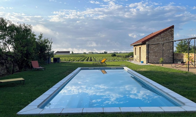 Meursault House | Elegantly renovated residence with garden and pool in famous wine village South