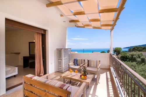 Chrisi Ammoudia Apartment | Elekon Apartments