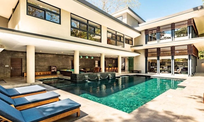 Nosara Villa | elements 5 bedroom Luxury private Villa. 5 min walk to playa Guiones Beach