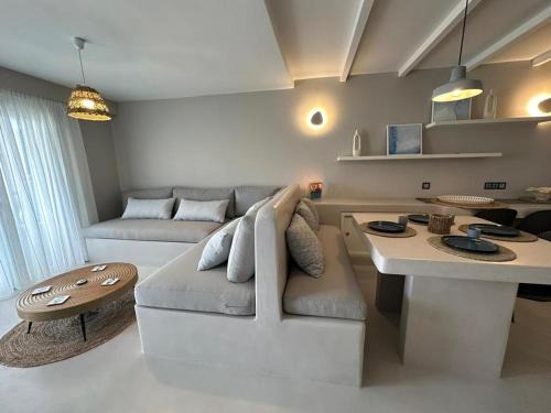 Gavrio Apartment | Elements - Air & Water Apartment by Hostandros