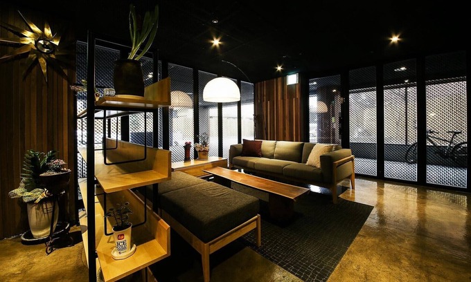 Chinju Hotel | Elephant Shower Hotel