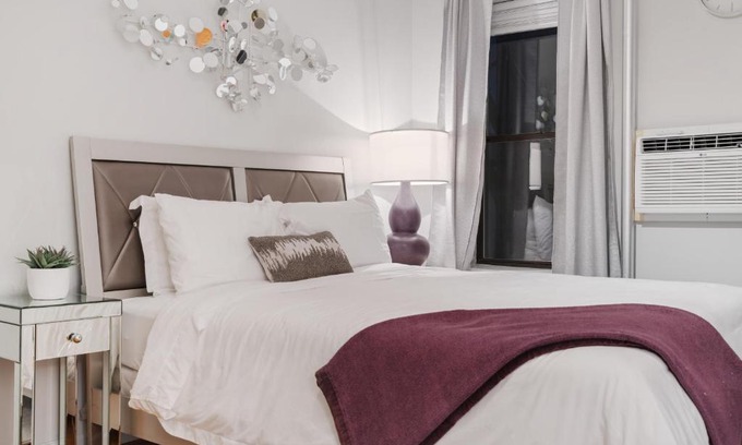 Midtown West Apartment | ELEVATE Apartments at Times Square