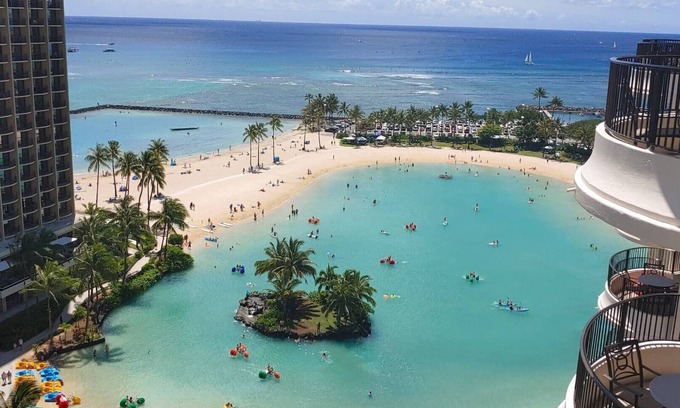Waikiki Resort | Elevate Your Hawaiian Getaway at Lagoon Tower by Hilton – 2 Bedroom Ocean View