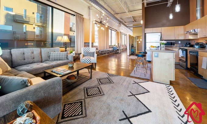 Raynolds Addition Apartment | Elevated Route 66 ABQ Penthouse- An Irvie Home