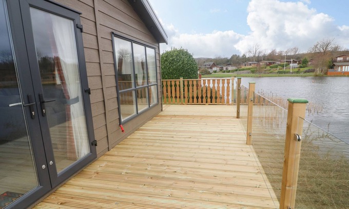 South Lakeland Leisure Village Cottage | ELIM, family friendly, with a garden in Tewitfield