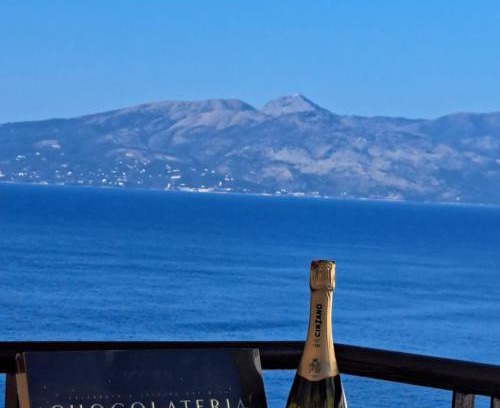 Kodrra Apartment | Elinas apartment with amazing sea view from 2 BALCONIES!