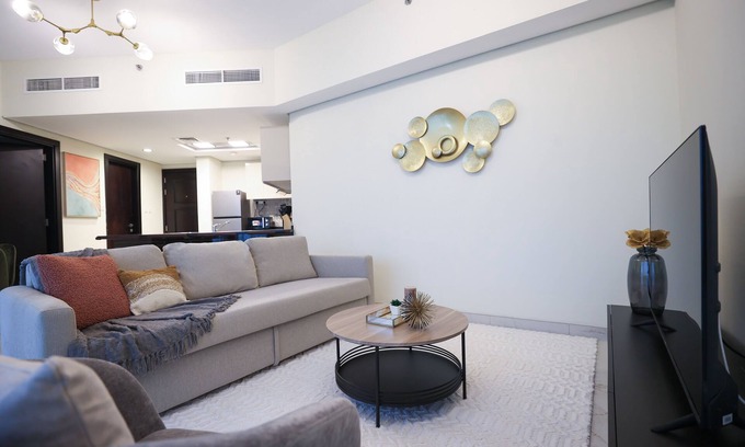 Dubai Apartment | Elite LUX Holiday Homes - Cozy & Modern 1BR in Dubai South