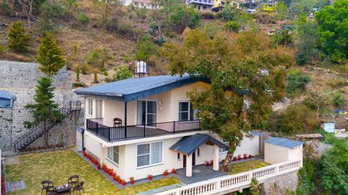 Nainital Villa | ELIVAAS Twin Chalets 4 BHK Escape with Valley-facing Lawn