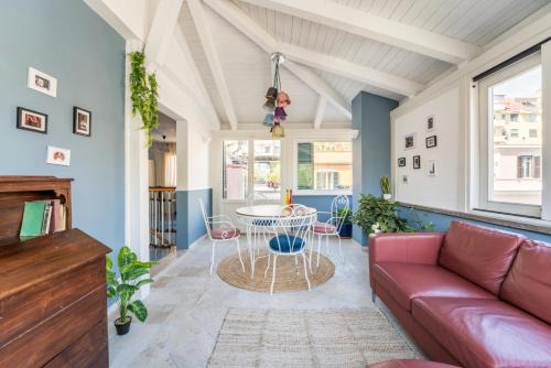 Flaminio Apartment | Elizabeth Penthouse, Charmy Apartment in Little London