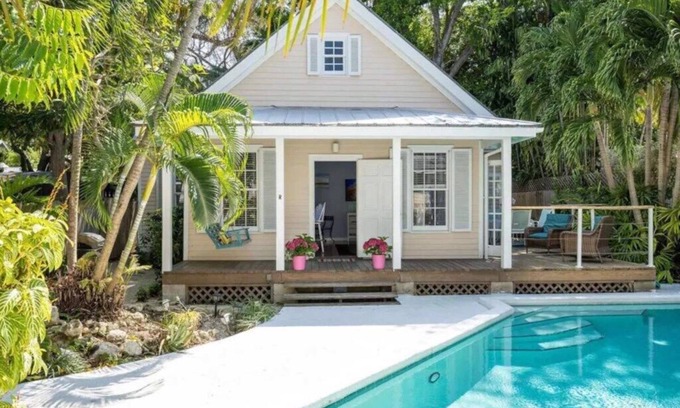 Old Town House | ELIZABETH'S SECRET: 3/2 In Old Town Key West, with a Private pool and Parking