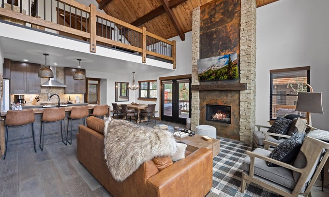 Estes Park Cabin | Elk Haven! Two Large Patios, Private Jacuzzi, Indoor/Outdoor Fireplace