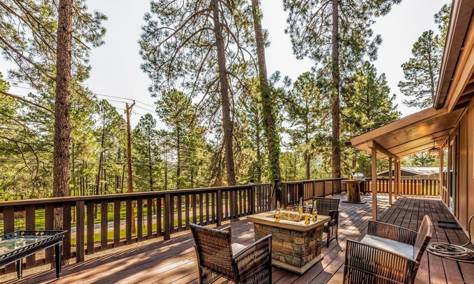Ruidoso Cabin | Elks Landing | Rec Room + Fireplace, Pets