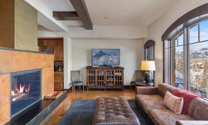 Mountain Village Condo | Elkstone: Hot tub, fireplace, views OH MY!
