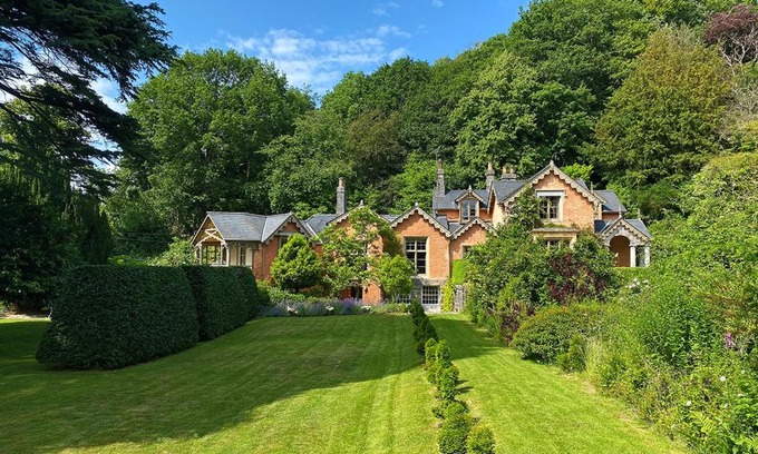 Low Newton House | Eller How House - Private Regency Property & Lake