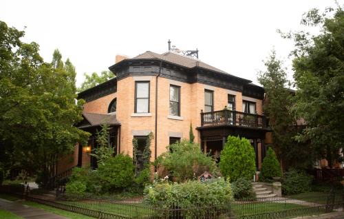 Lower Avenues Bed & Breakfast | Ellerbeck Bed & Breakfast