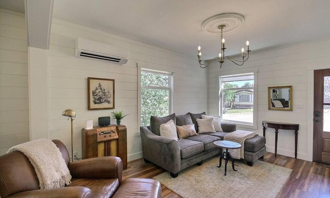 Roslyn Villa | Ellie & Em's - A historic home in downtown Roslyn