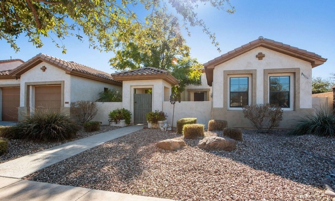 Litchfield Park Apartment | Elm Casita (Studio Apartment) by RedAwning