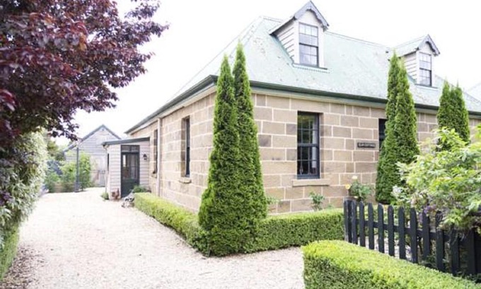 Oatlands Bed & Breakfast | Elm Cottage Barn