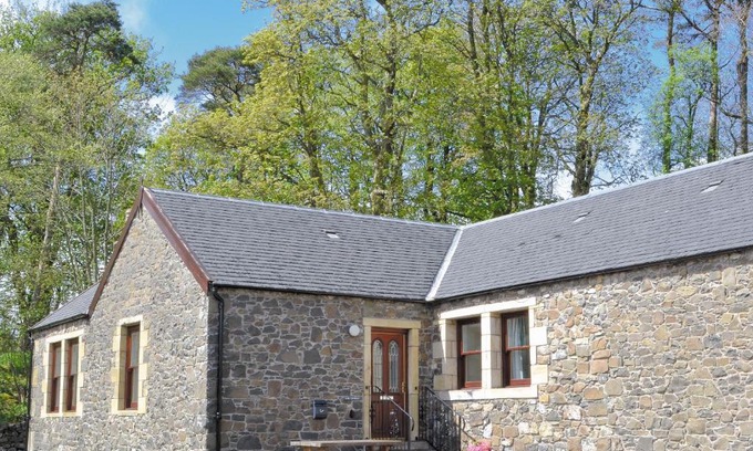 Biggar House | Elm Cottage