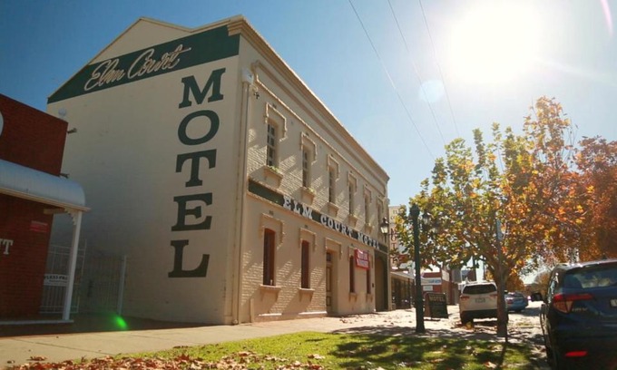 Albury Hotel | Elm Court Motel