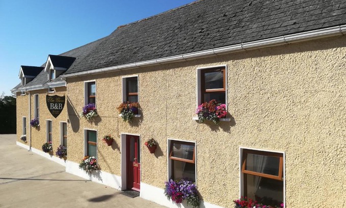 Ballinaboola Bed & Breakfast | Elm Grove