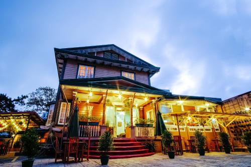 Baguio Hotel | Elmar Cabin