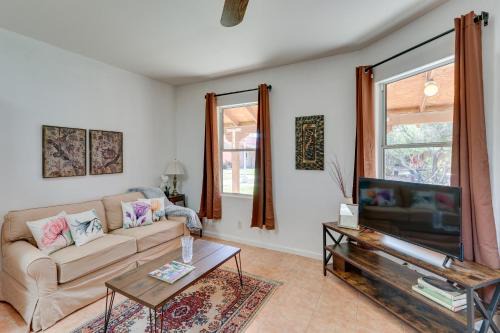 Eleven Mile Corner Apartment | Eloy Retreat with Pool Access and Central AandC!