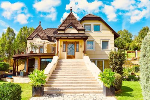 Szekszard Villa | Elysium Estate Szekszárd