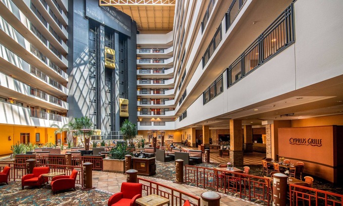 Albuquerque Hotel | Embassy Suites by Hilton Albuquerque