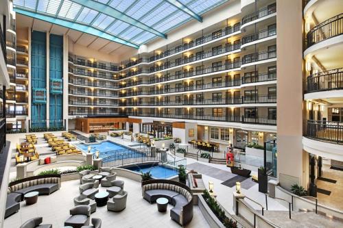 Northeast Anaheim Hotel | Embassy Suites by Hilton Anaheim North