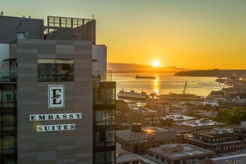 Downtown Seattle Hotel | Embassy Suites By Hilton Seattle Downtown Pioneer Square