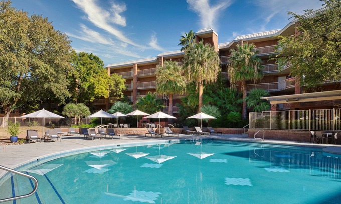 Tucson Hotel | Embassy Suites by Hilton Tucson East