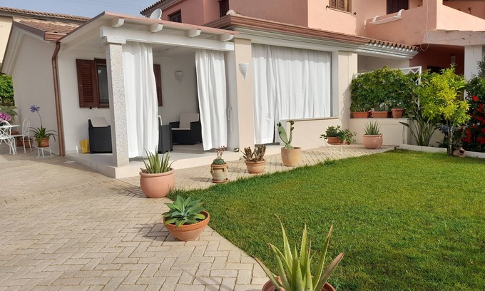 San Teodoro Villa | Emerald Villa with a wonderful garden
