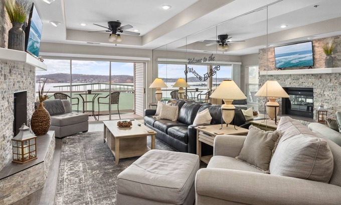 Lake Ozark Condo | Emerald Bay 214-1A - Beautifully Updated Waterfront Condo!