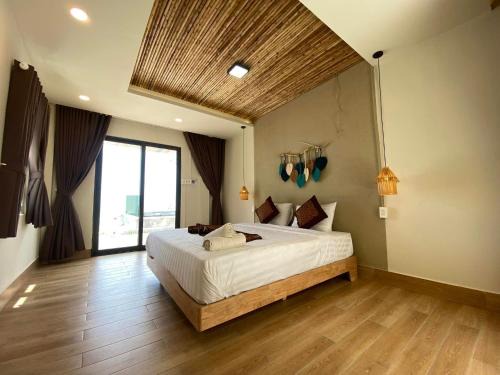 Phan Thiet Hotel | Emerald Beach Homestay