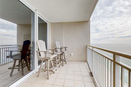 Panama City Beach Apartment | Emerald Beach Resort 2333