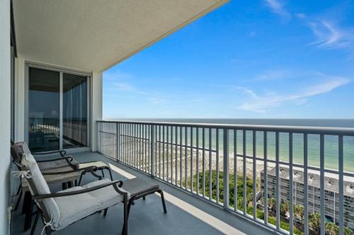 Pensacola Beach House | Emerald Dolphin Unit 1450
